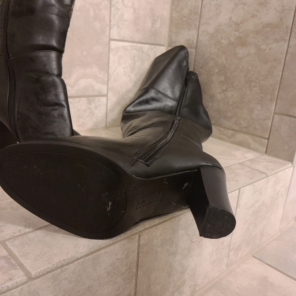 Boots - Picture 3 of 3